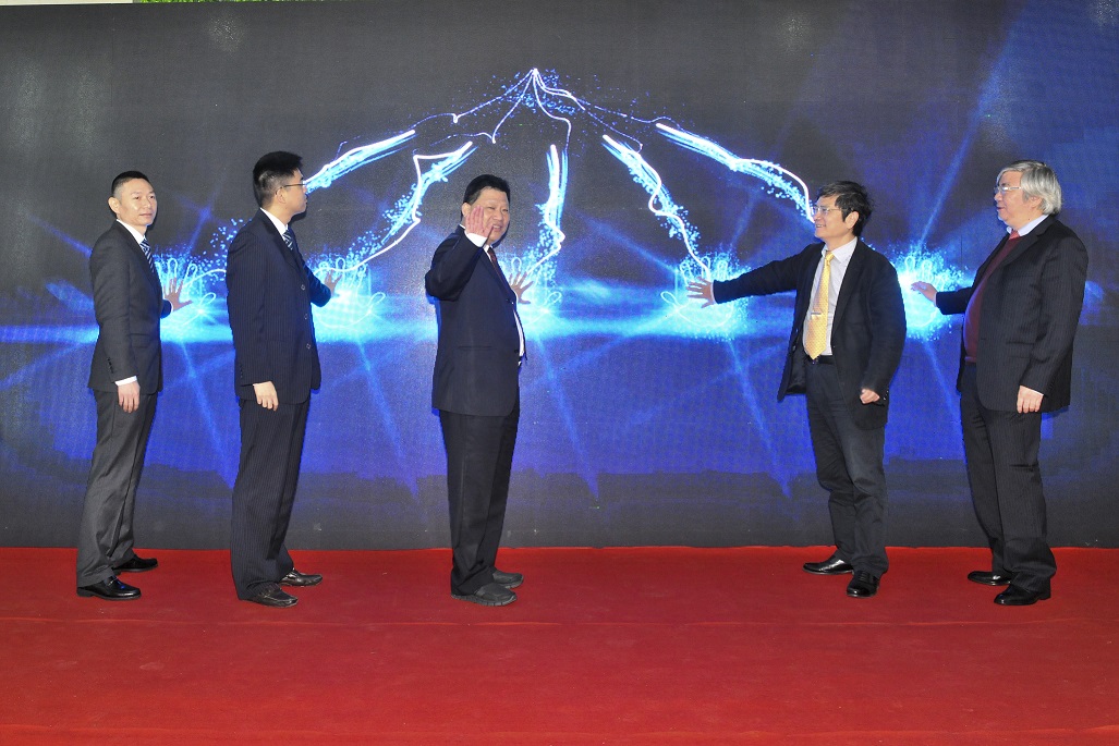 Zhejiang University New Material R & D Center and a 3D Industrial Park settled in Cixi (November 18)